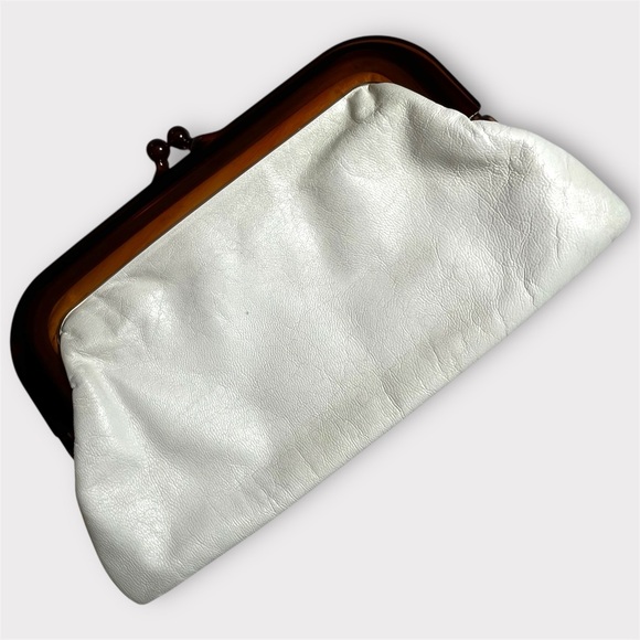 Vintage White Italian Leather Clutch With Tortoiseshell Lucite Kiss-Lock Frame - Picture 3 of 11